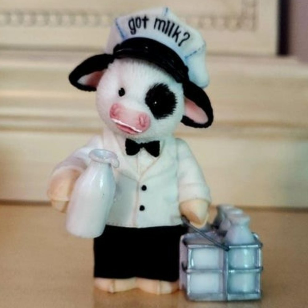 Mary's Moo Moos - Got Milk? - Enesco Cow Figurine 1999 Vintage 549355 Milkman